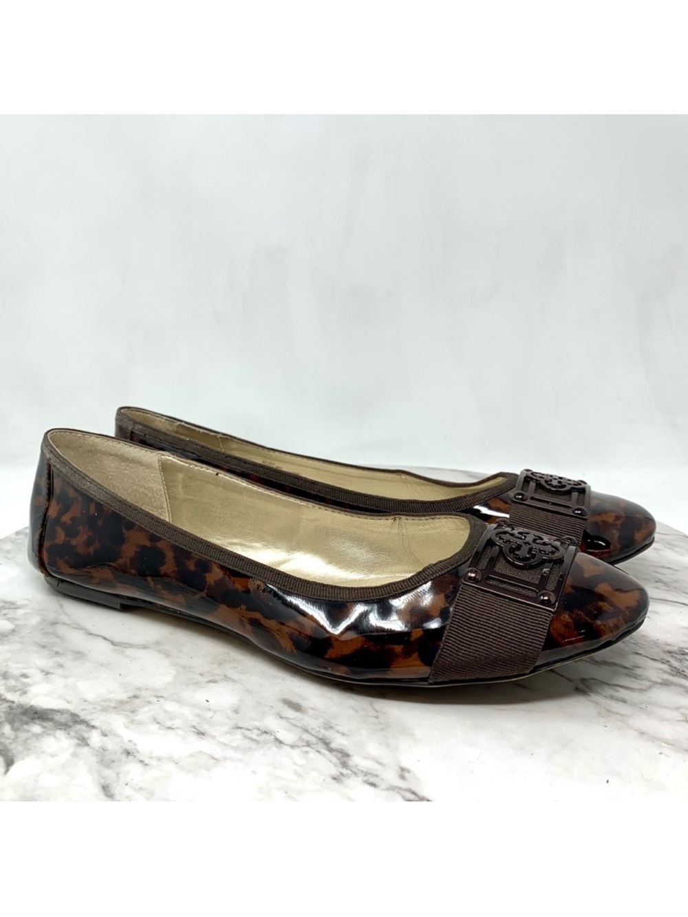 Isola Britt II Logo Medallion Tortoise Shell Patent Ballet Flats 9 Narrow Preppy